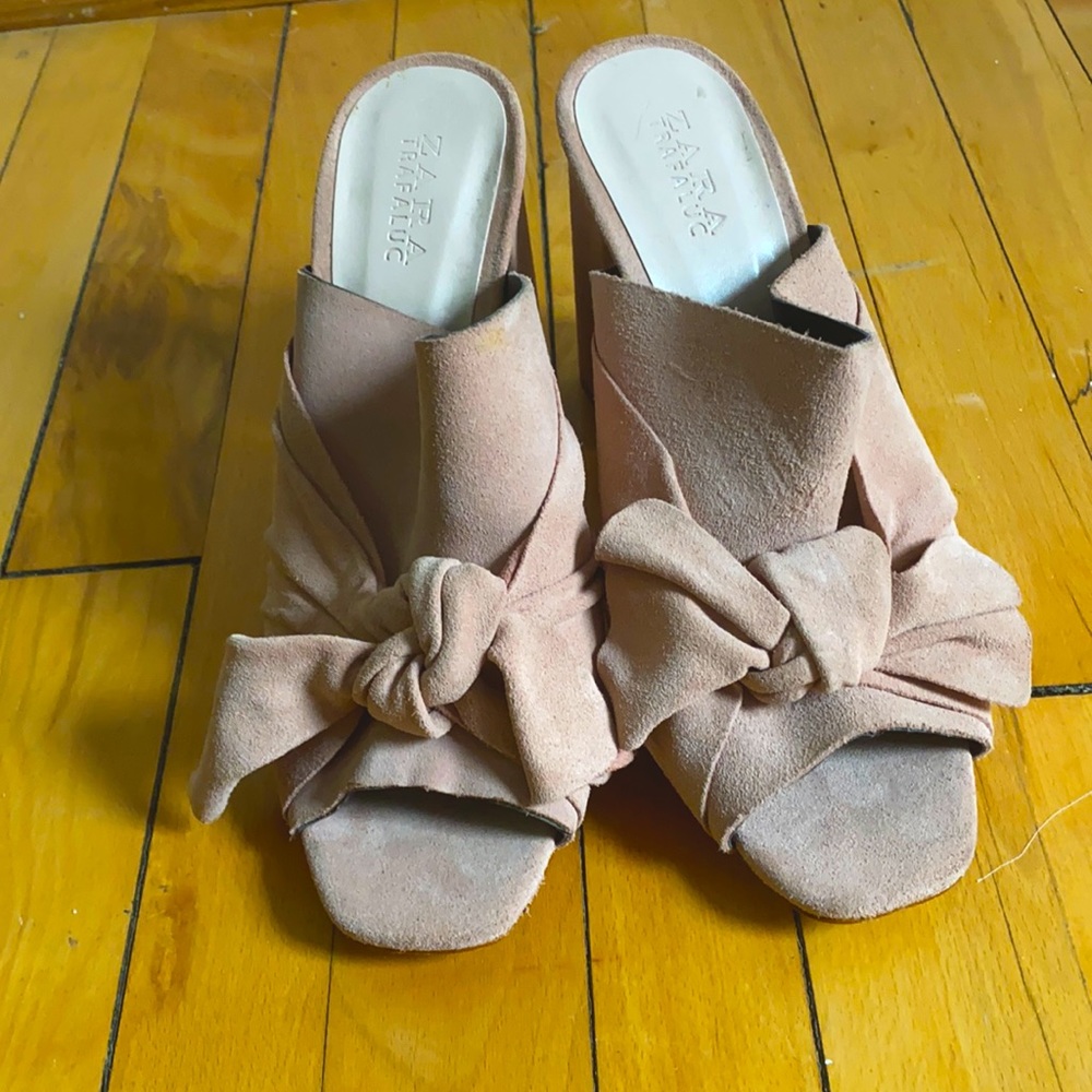 Zara Pink suede mules with bow